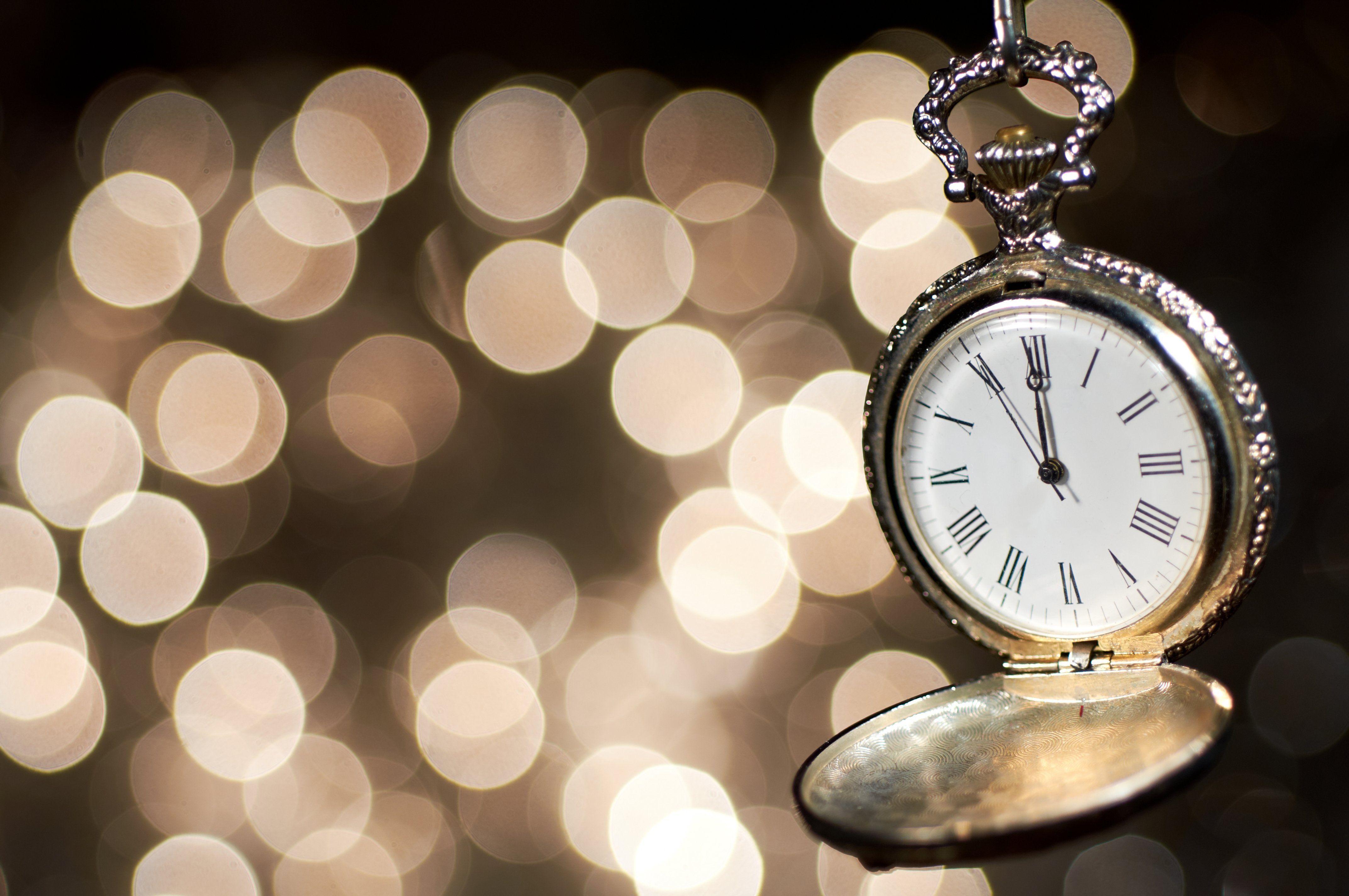 4288x2848 Pocket Watch Wallpaper