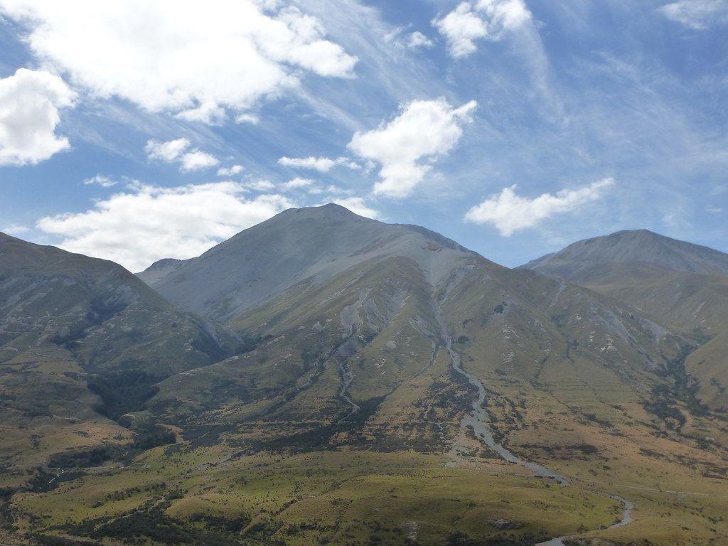 1024x768 Middle Earth, Capital of Rohan