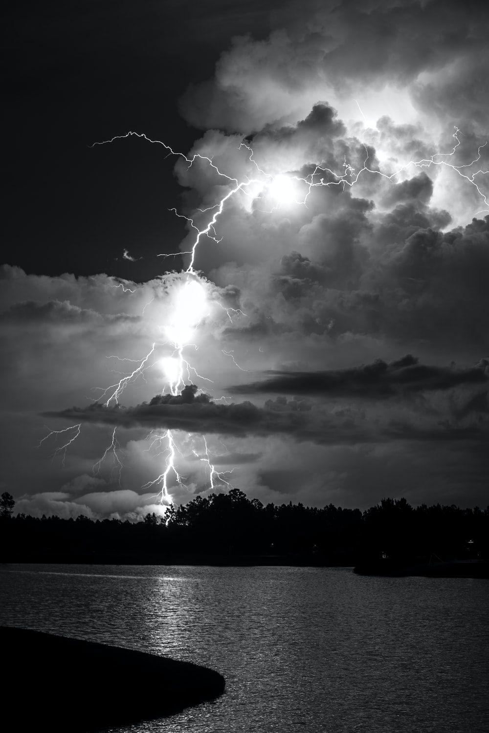 1000x1500 Lightning Image. Download Free Image