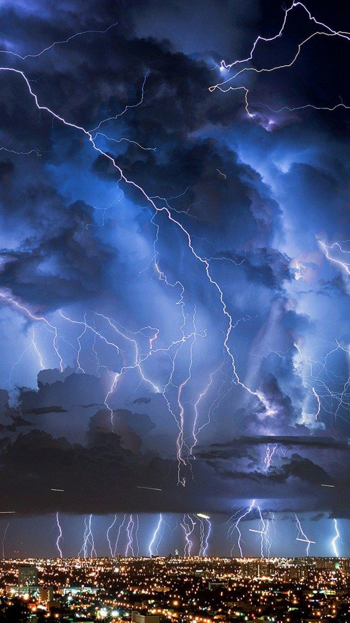 720x1280 Thunderstorms And Lightning Wallpaper