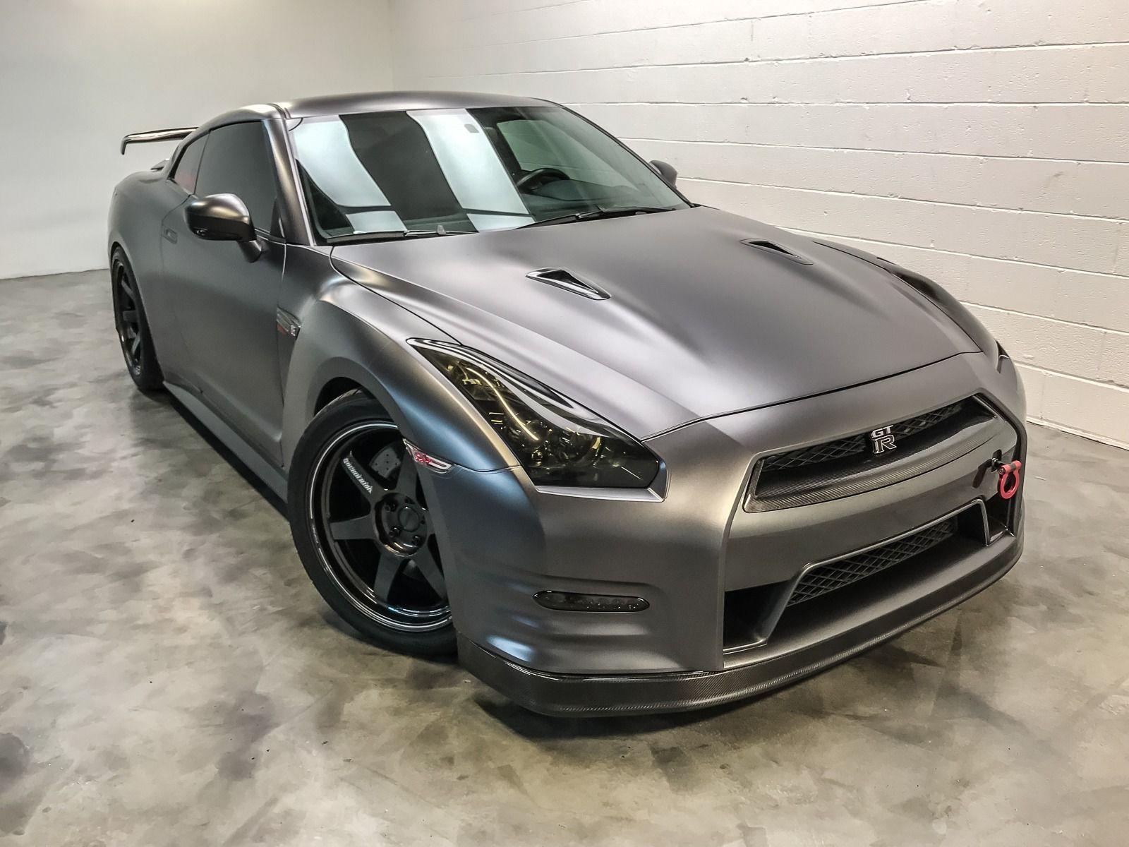 Nissan GTR Black 2012