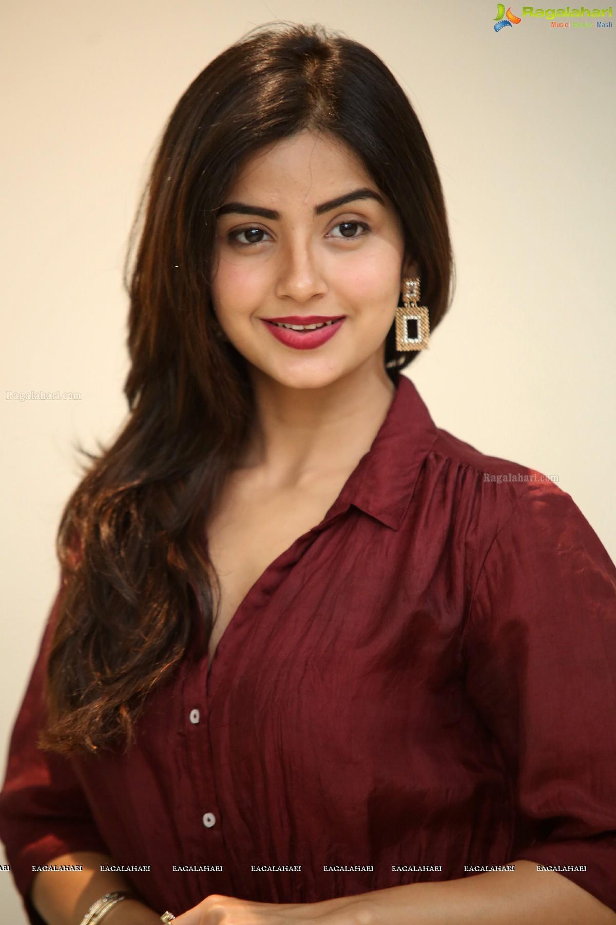 1200x1800 Kashmira Pardeshi Wallpaper