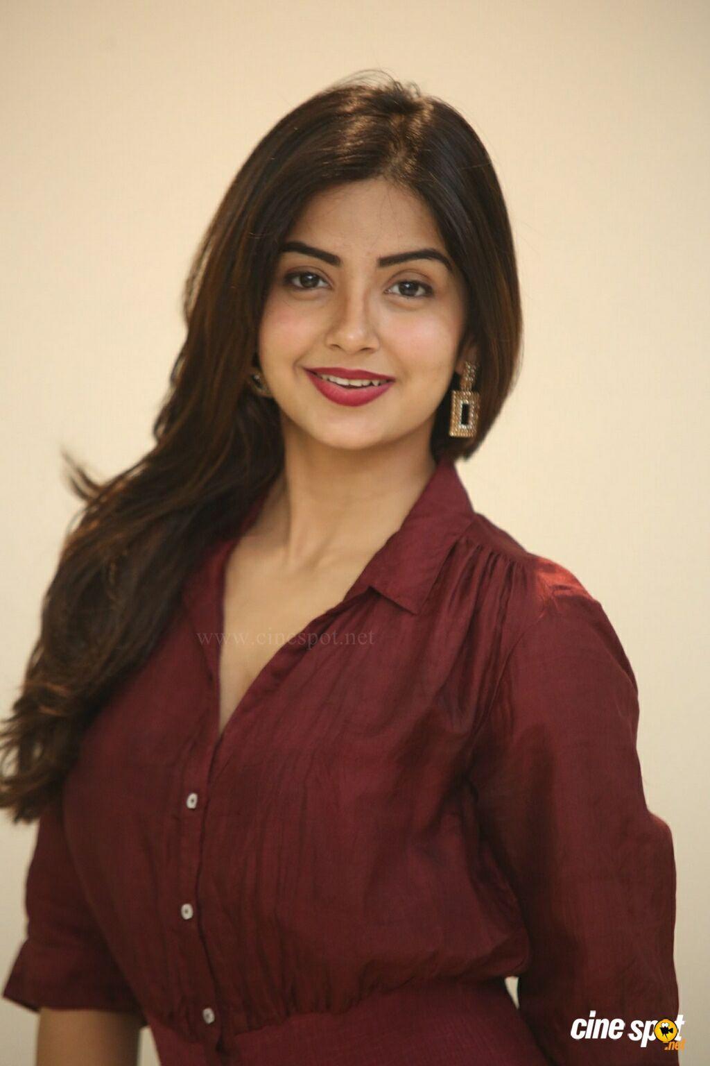 1024x1536 Kashmira Pardeshi at Nartanasala Teaser Launch (27)