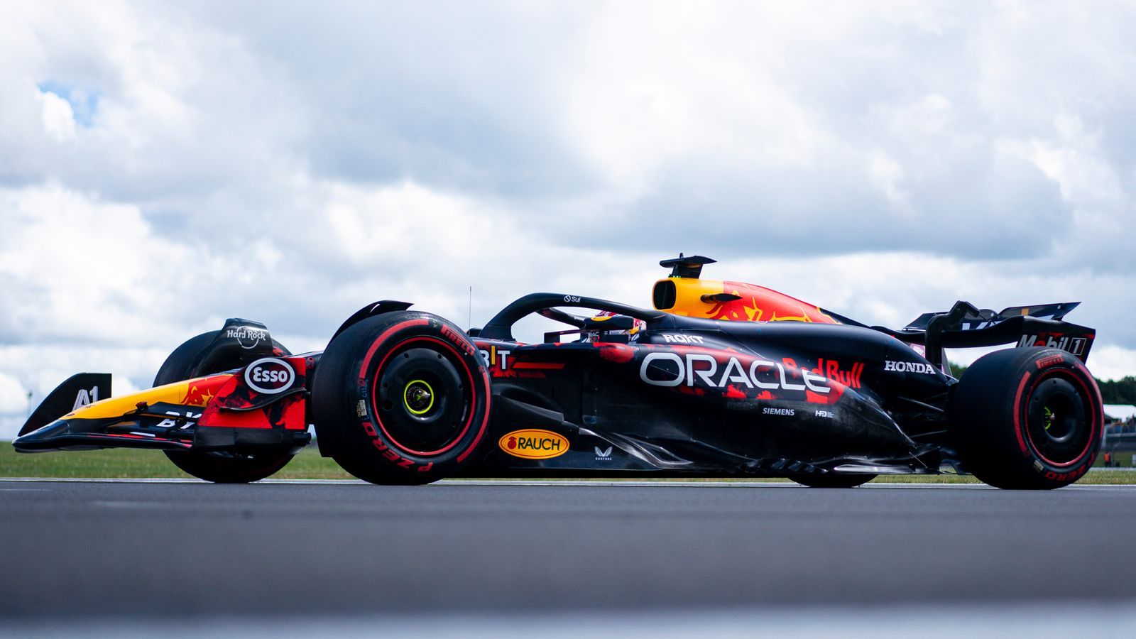 1600x900 Singapore Grand Prix: Red Bull Ditch Special Fan Designed Livery Over Weight Concerns