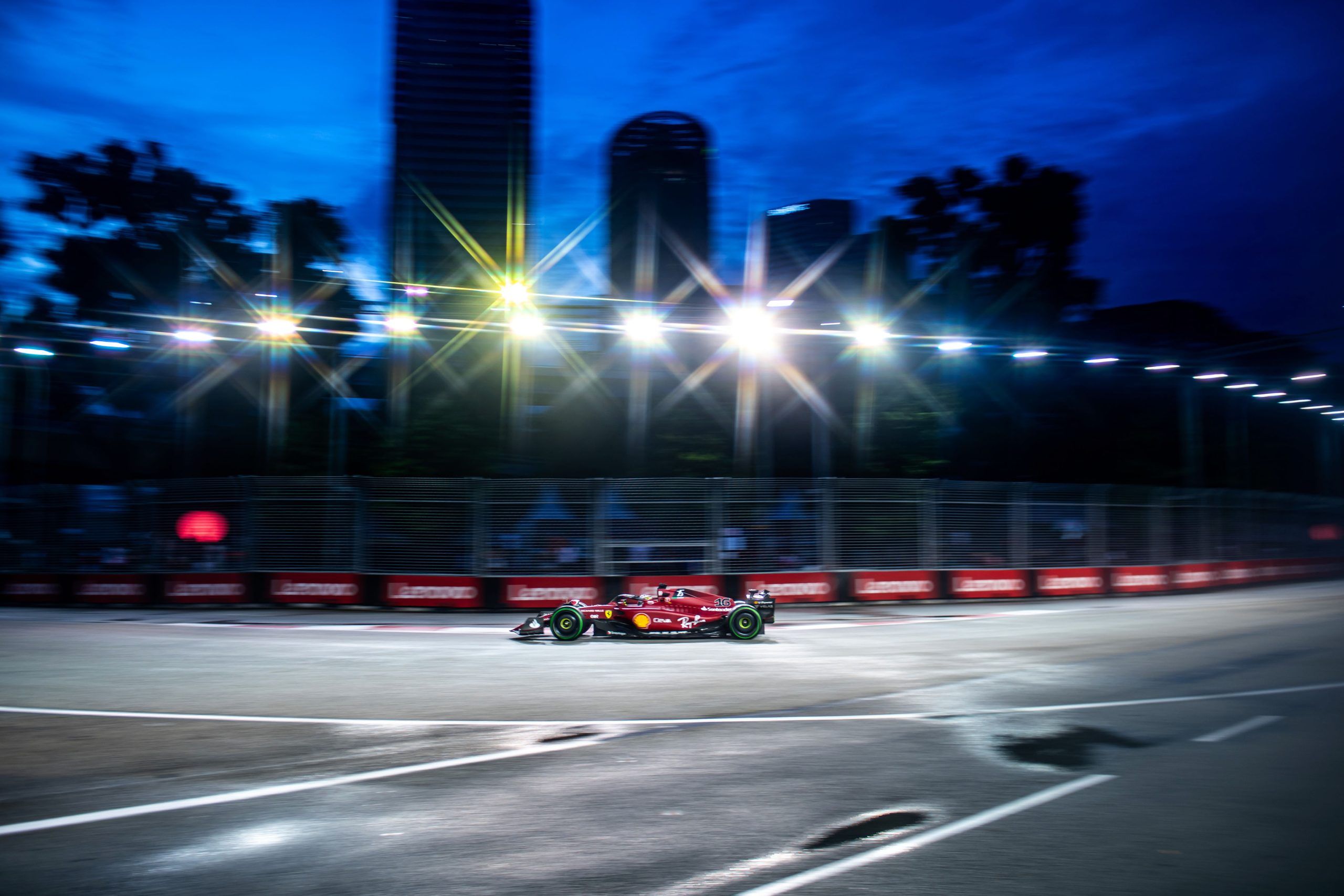 2560x1707 Wallpaper Photo 2022 Singapore F1 Grand Prix