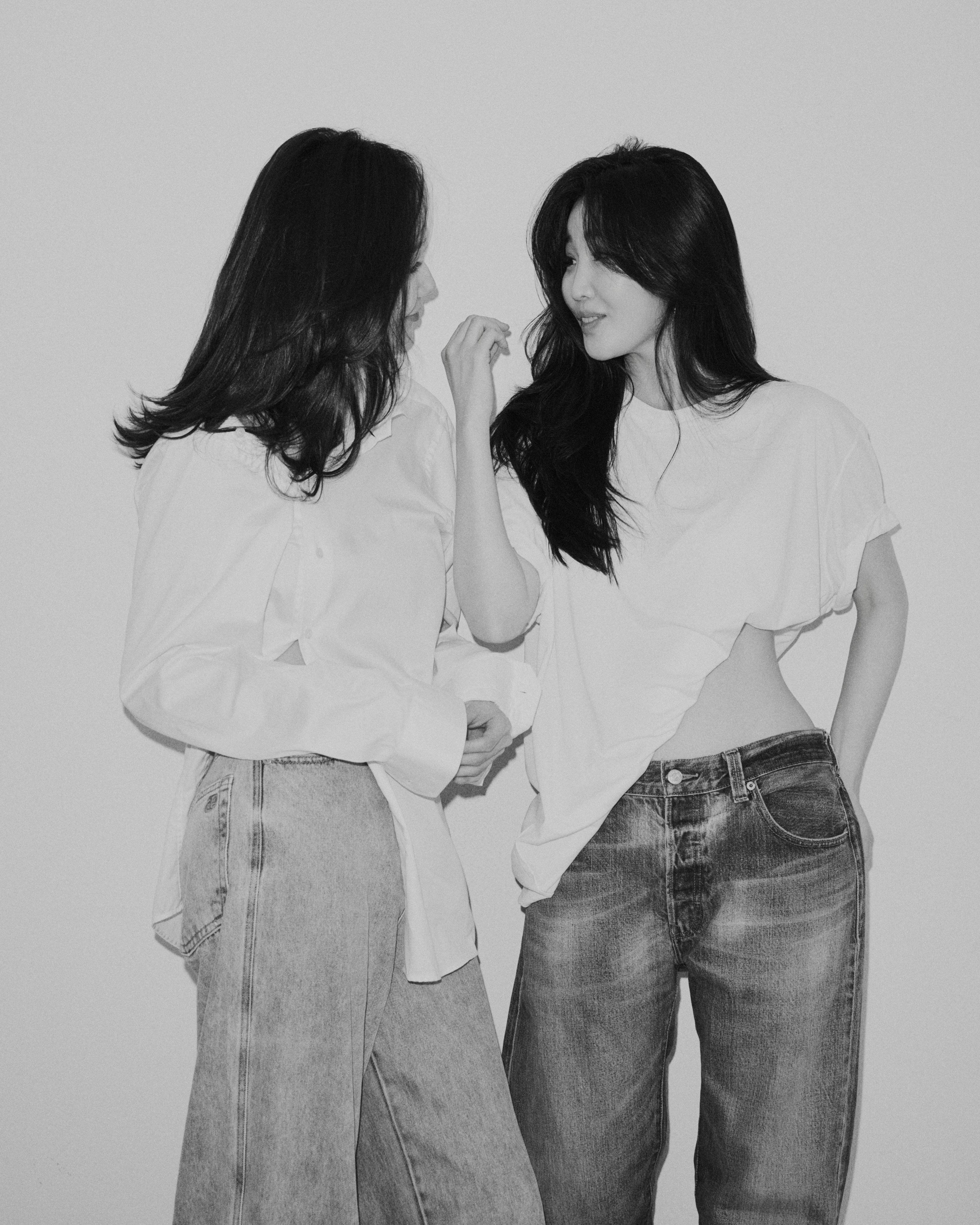 3277x4096 Davichi have signed an exclusive contract with WMMM (We Make Magical Moments)