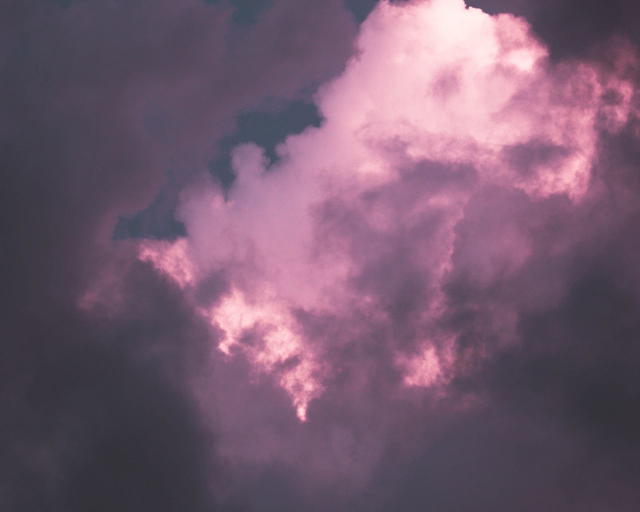1280x1024 Download wallpaper 1280x1024 clouds, sky, purple, shade, atmosphere standard 5:4 HD background