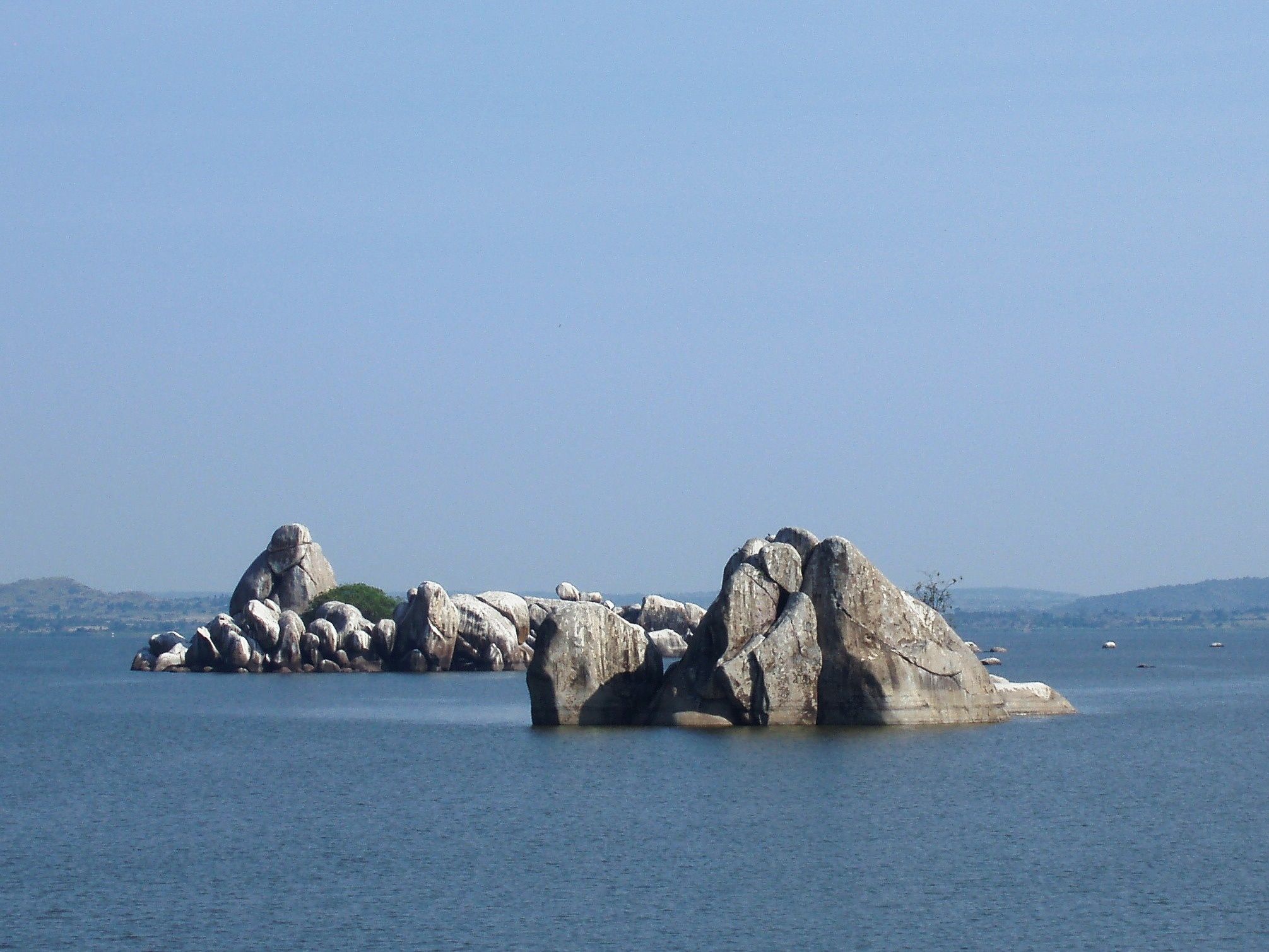 2011x1509 Lake Victoria Wallpaper