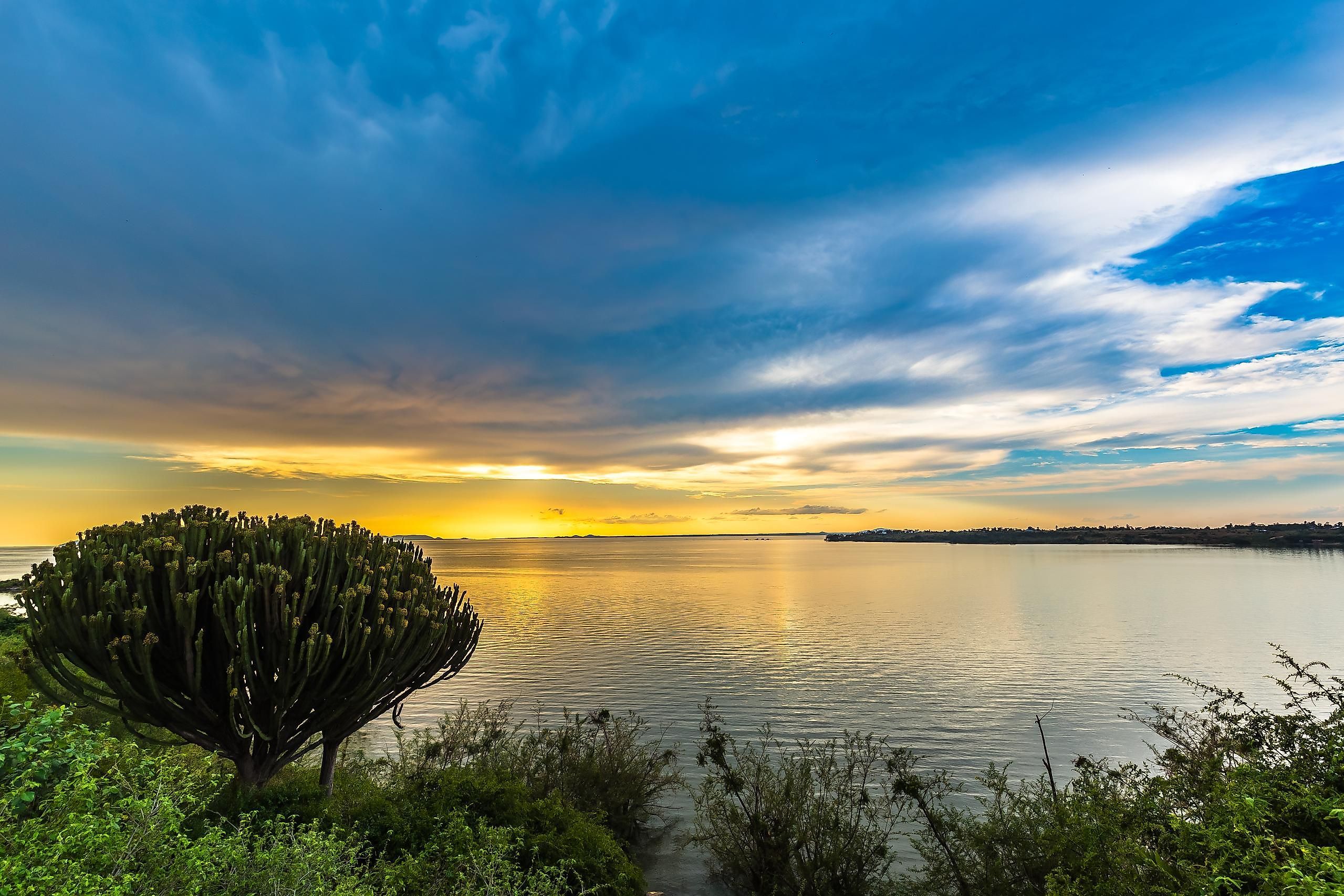 2559x1706 Lake Victoria