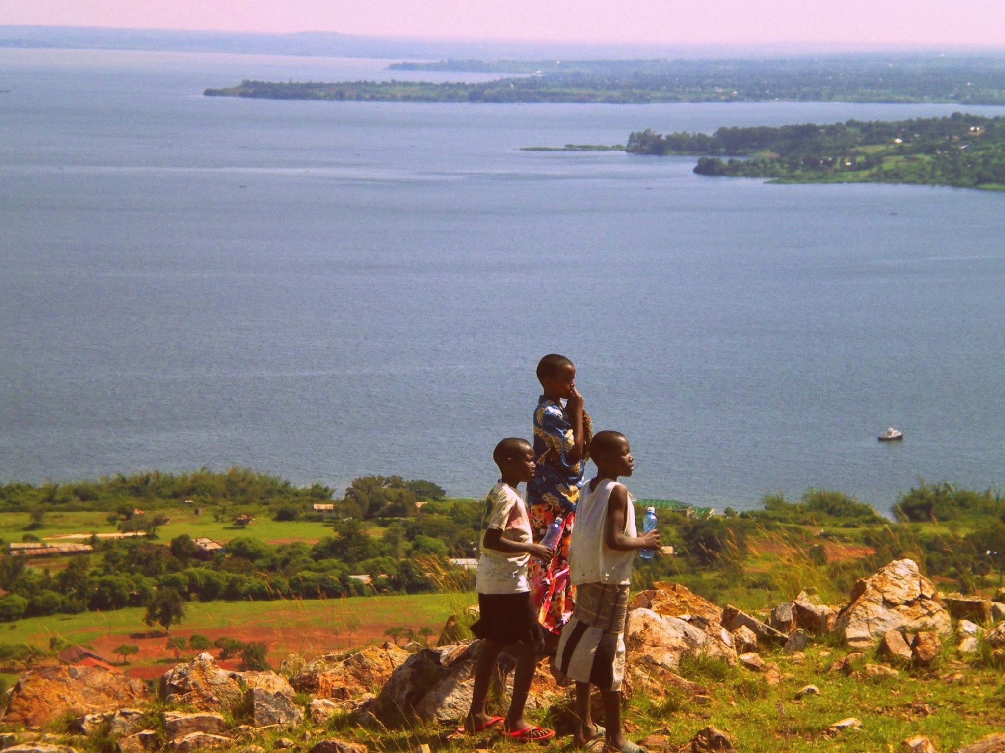 2048x1536 Lake Victoria Wallpaper