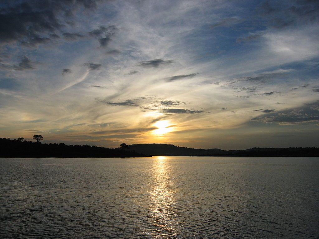 1024x768 Lake Victoria Wallpaper