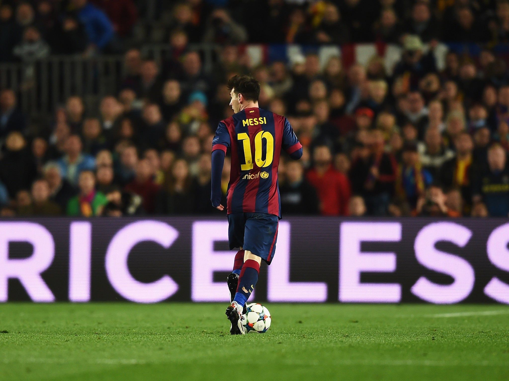 2048x1536 Barcelona vs Real Madrid Clasico: Scintillating Lionel Messi back in the title role