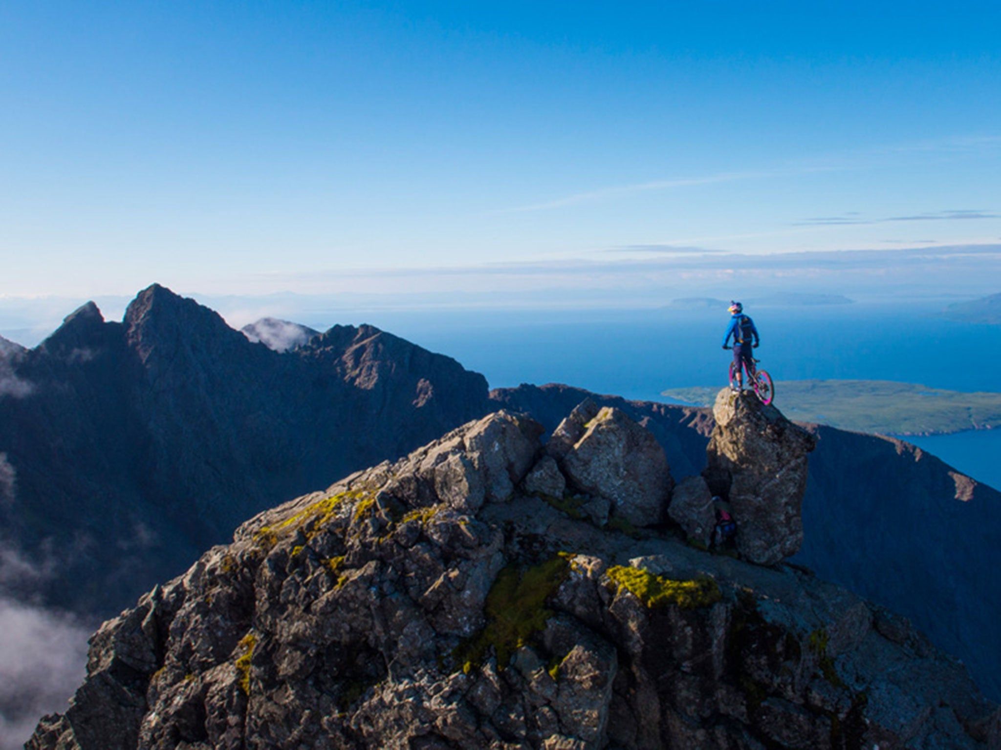 2048x1536 Video: Thrill Seeker Danny MacAskill Takes Death Defying Ride Along The 992 Metre Drop Of The Cuillin Ridge