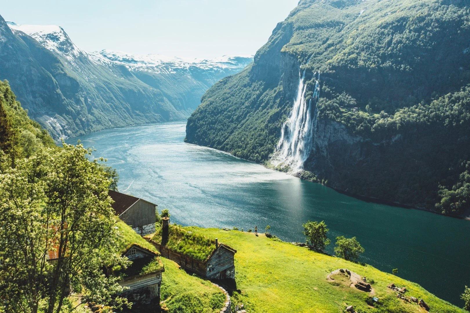 1621x1080 Geiranger