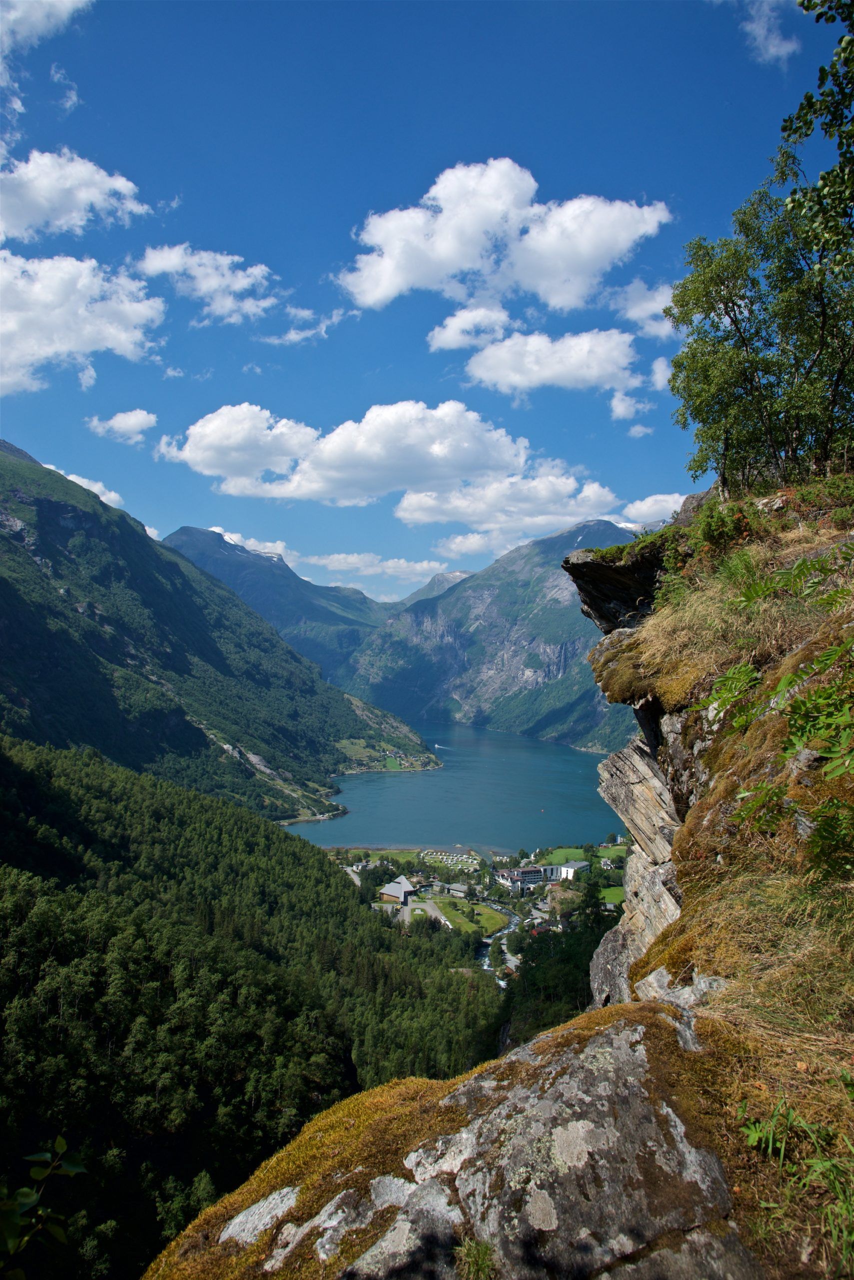 1709x2560 Geiranger & Geirangerfjord