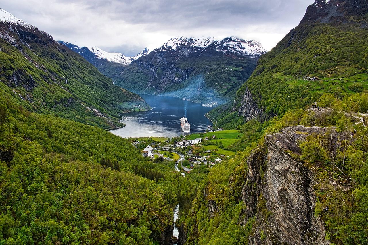 1280x853 Free Geiranger & Norway Image