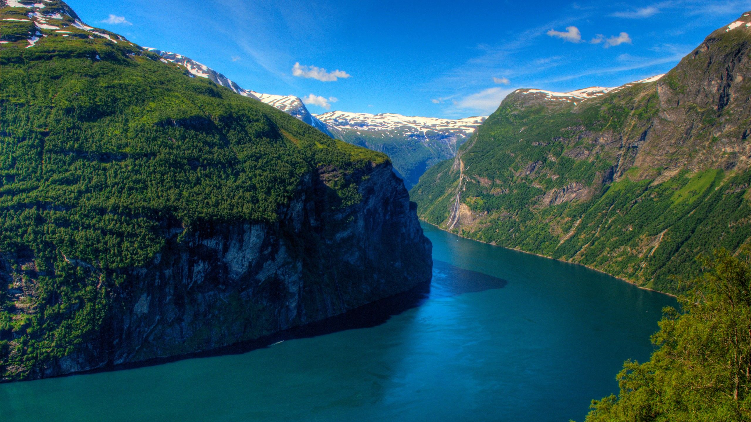 2560x1440 Geirangerfjord Fjord Norway Wallpaper