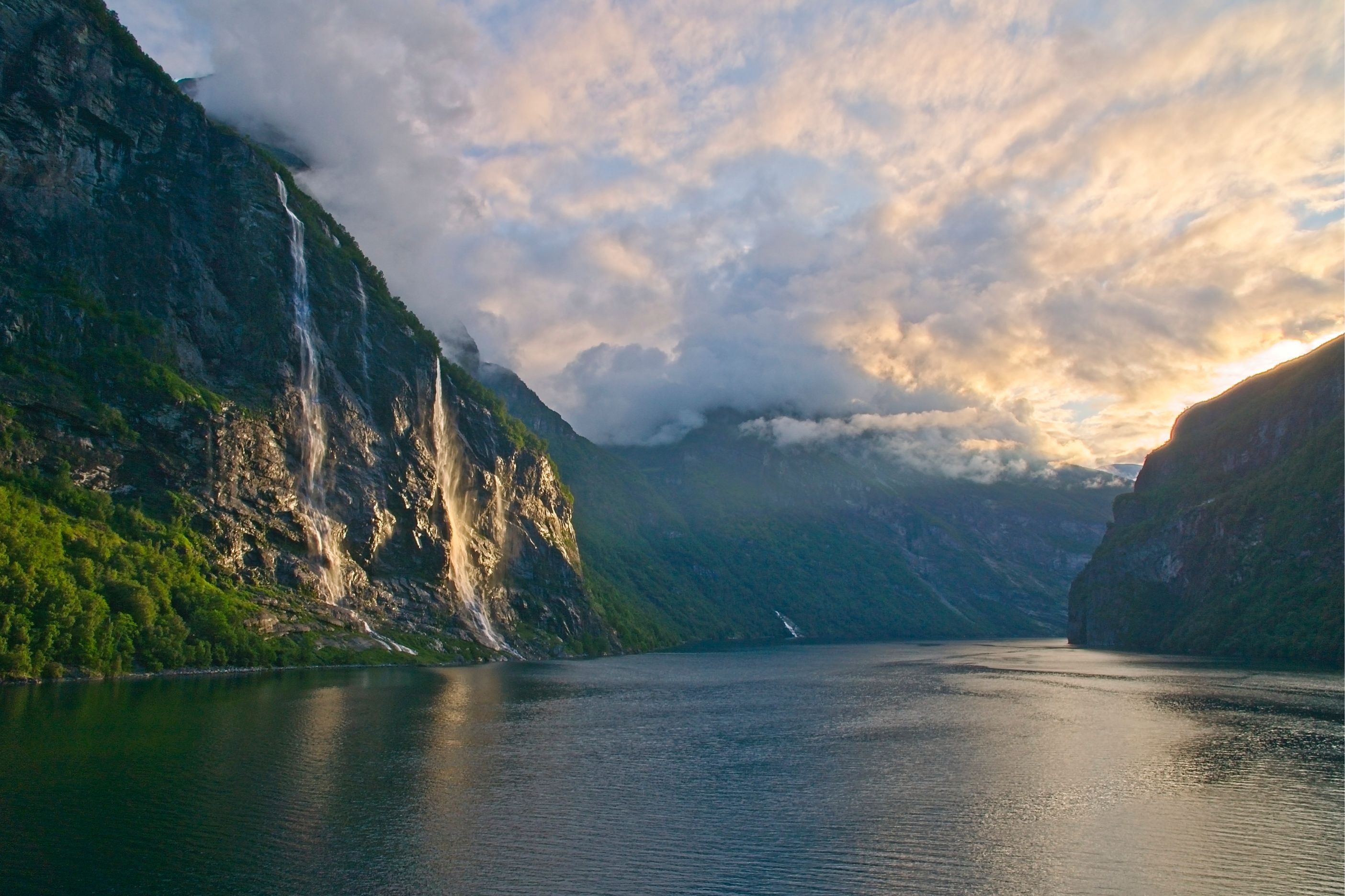 2809x1872 Geiranger, Norway: A Guide to Visiting the Geirangerfjord