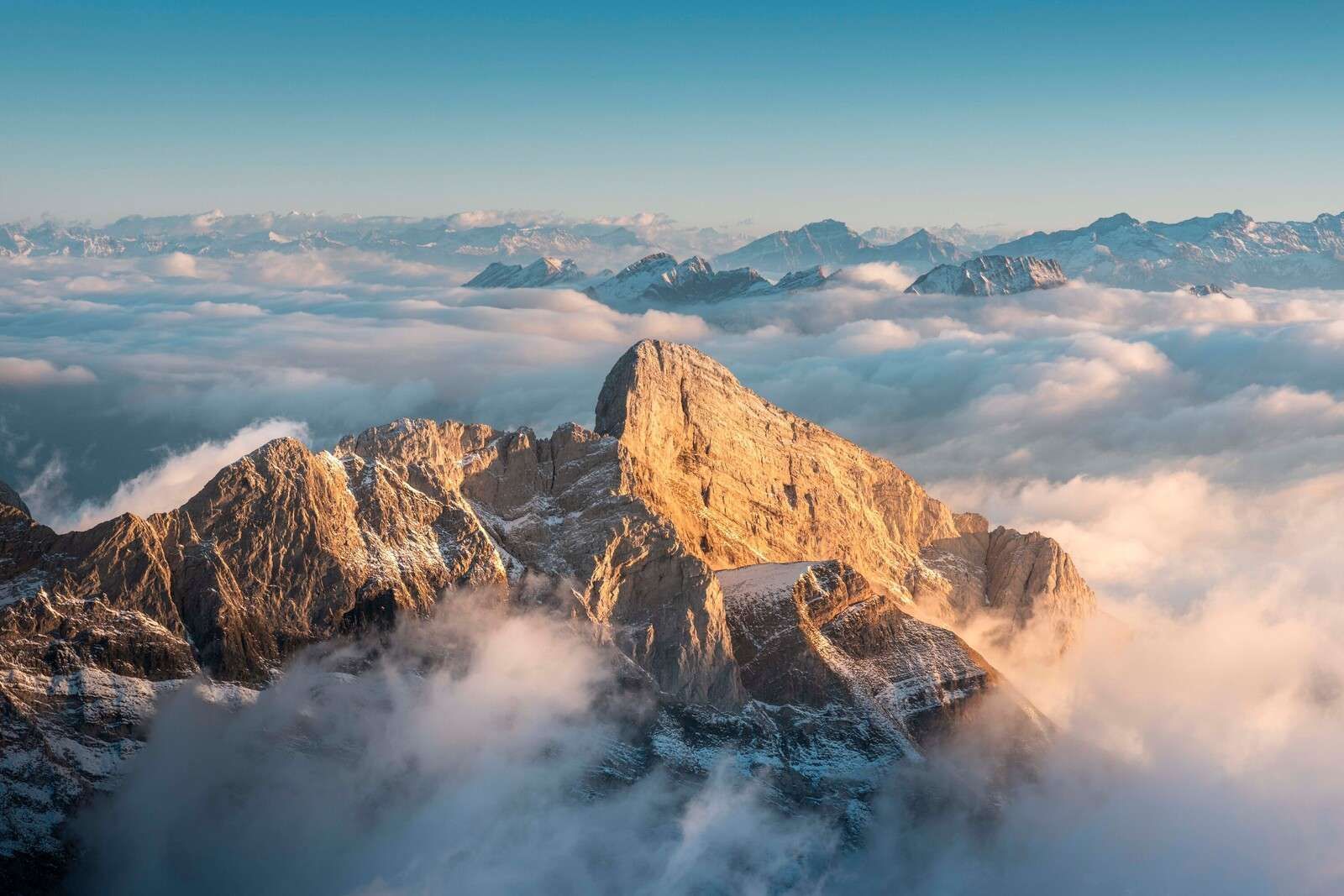 1600x1067 Wallpaper Mural Capped Mountain Peak In Morning Glow