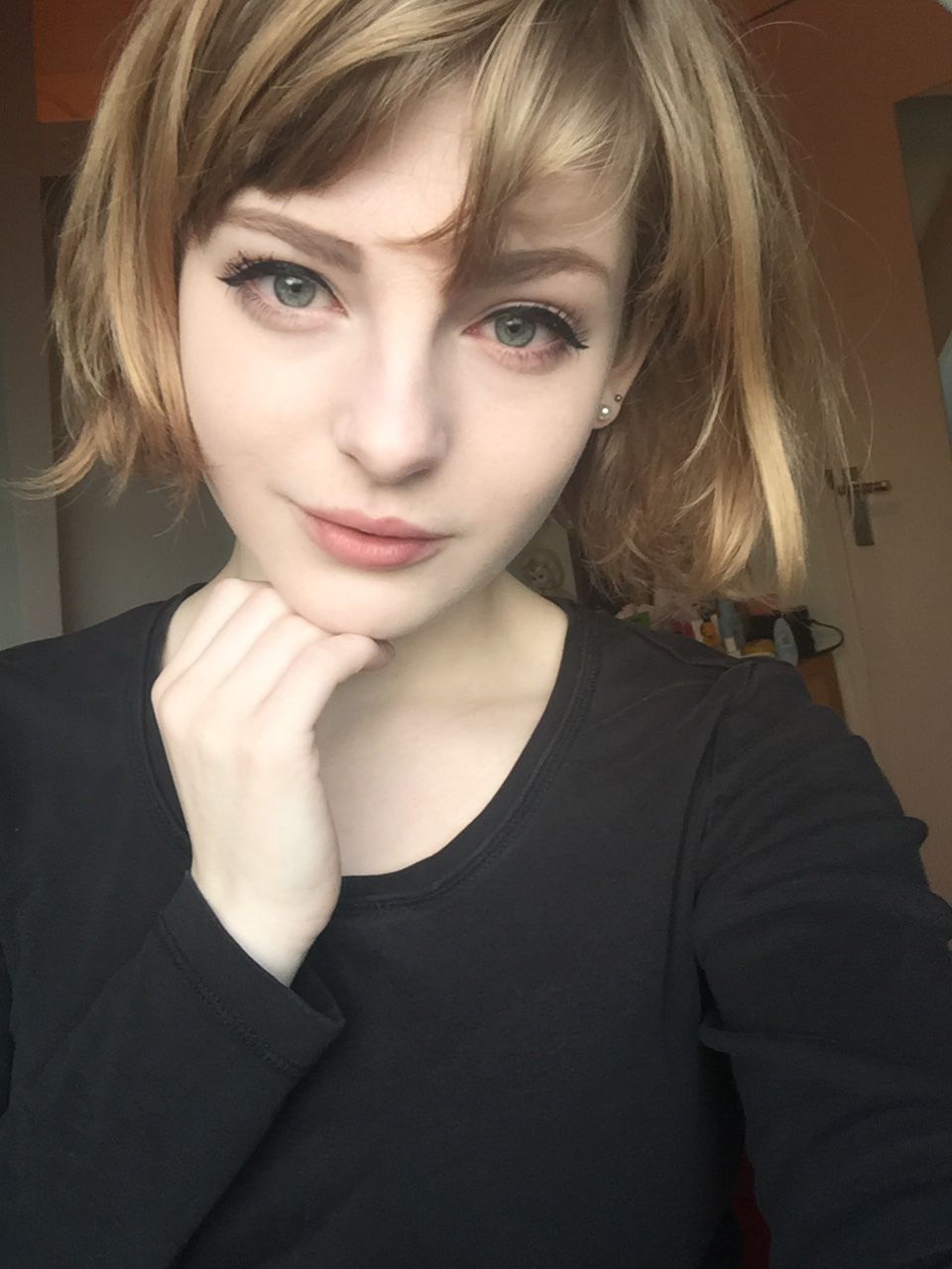 960x1280 Ella Freya Wallpaper