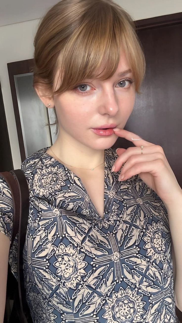 736x1309 Hair inspiration for round face chubby. Haircut for fat faces double chin, Round fat face