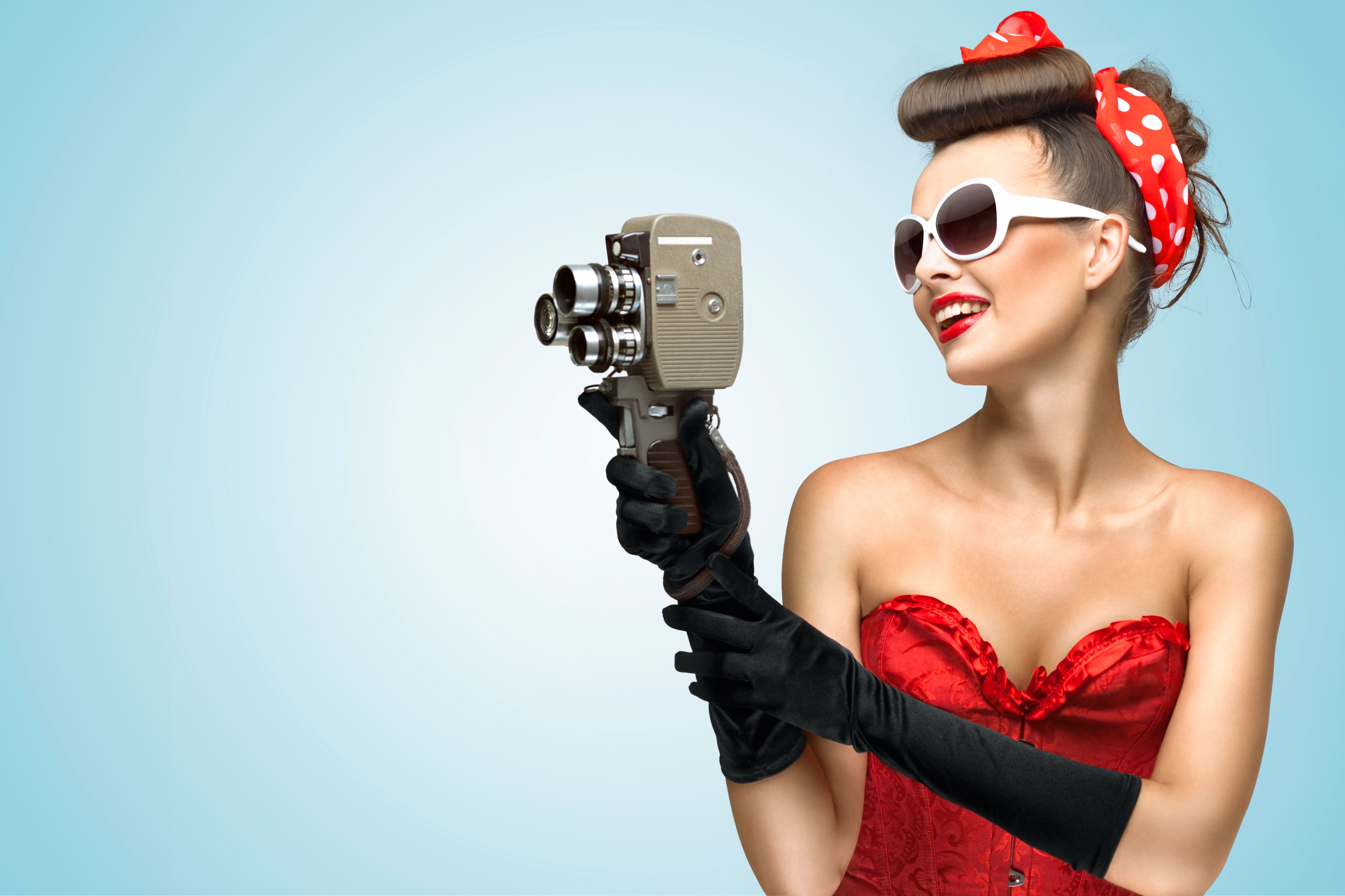5618x3745 Phone wallpaper: Camera, Women, Model, Lipstick, Pin Up, Retro, Smile, Sunglasses 907739