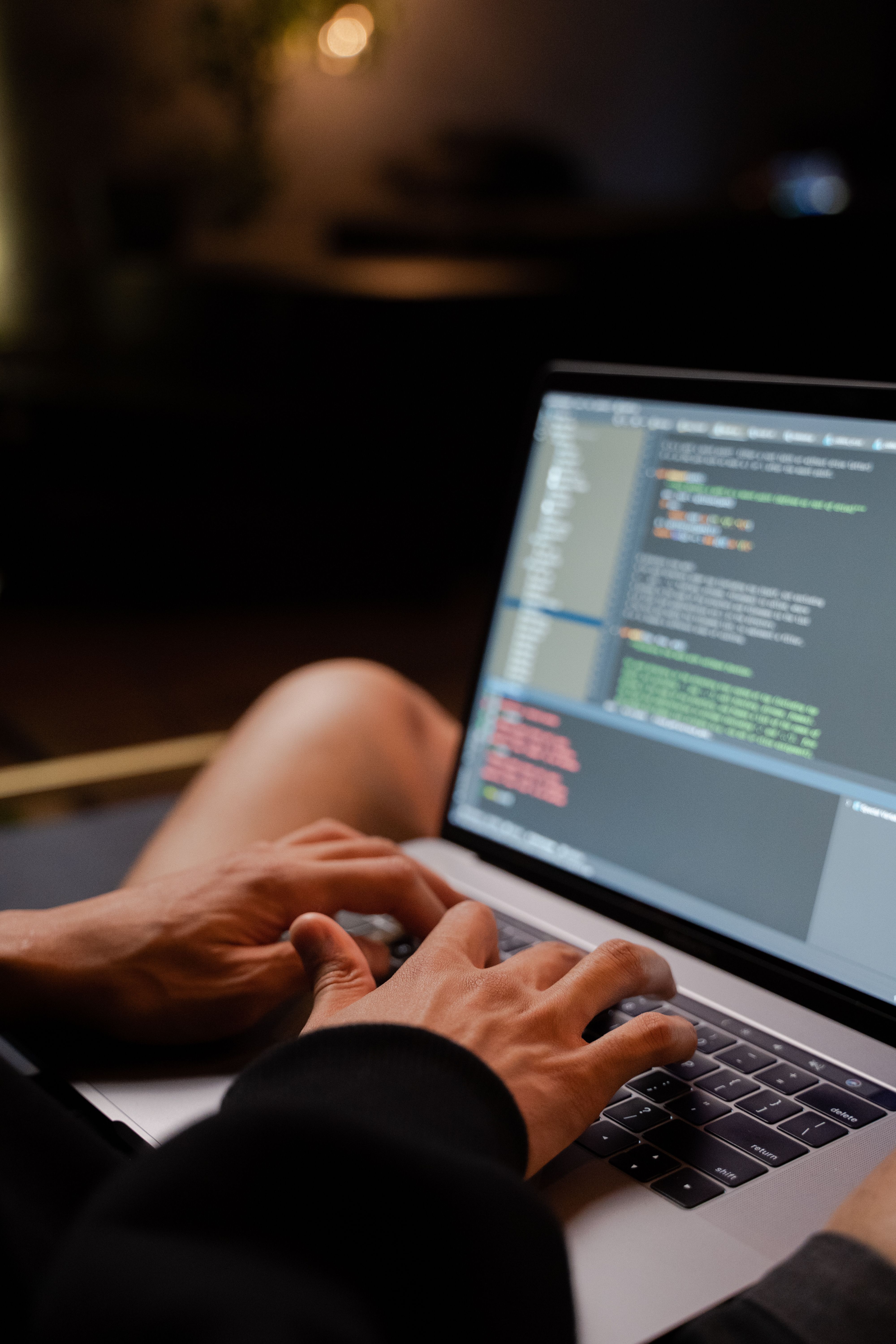 4000x6000 Person using Gray Laptop · Free