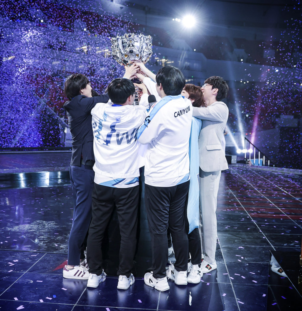996x1024 Riot introduces Damwon Gaming's World Championship skins