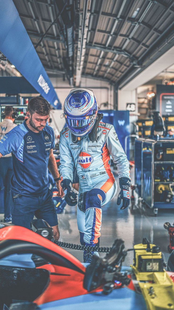 736x1308 Logan Sargeant Williams Japanese Grand Prix