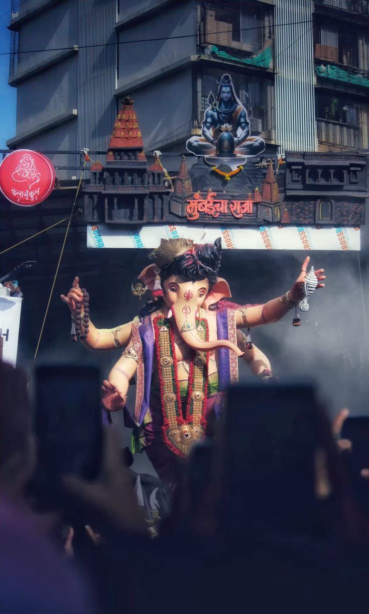 735x1222 Mumbai Cha Raja 2024. Bappa wallpaper, Parel cha raja Jay ganesh