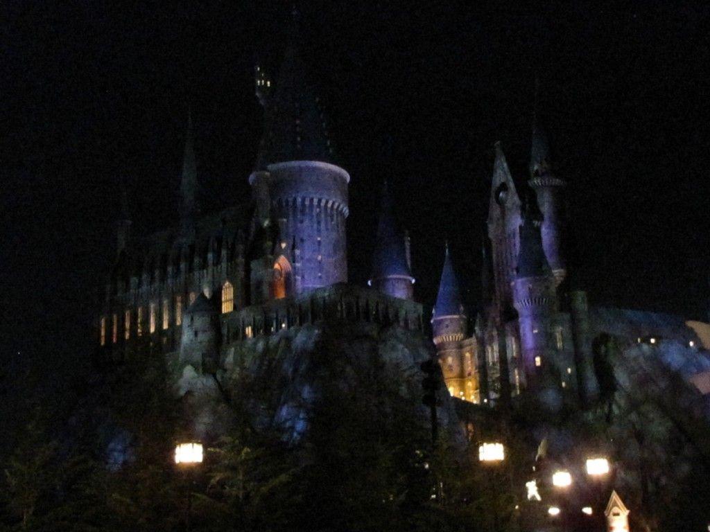 1024x768 night wallpaper hogwarts castle