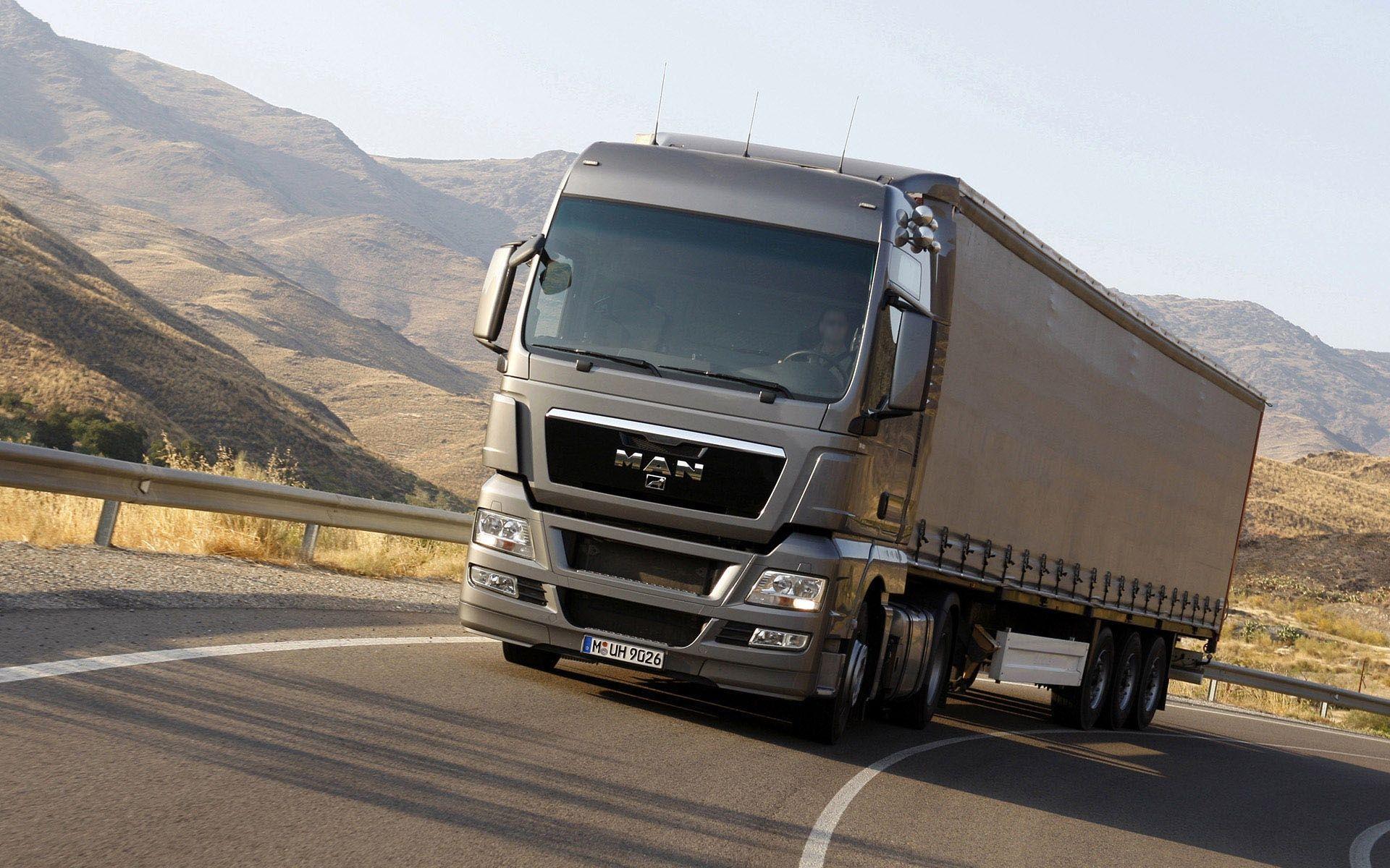 1920x1200 Man Truck