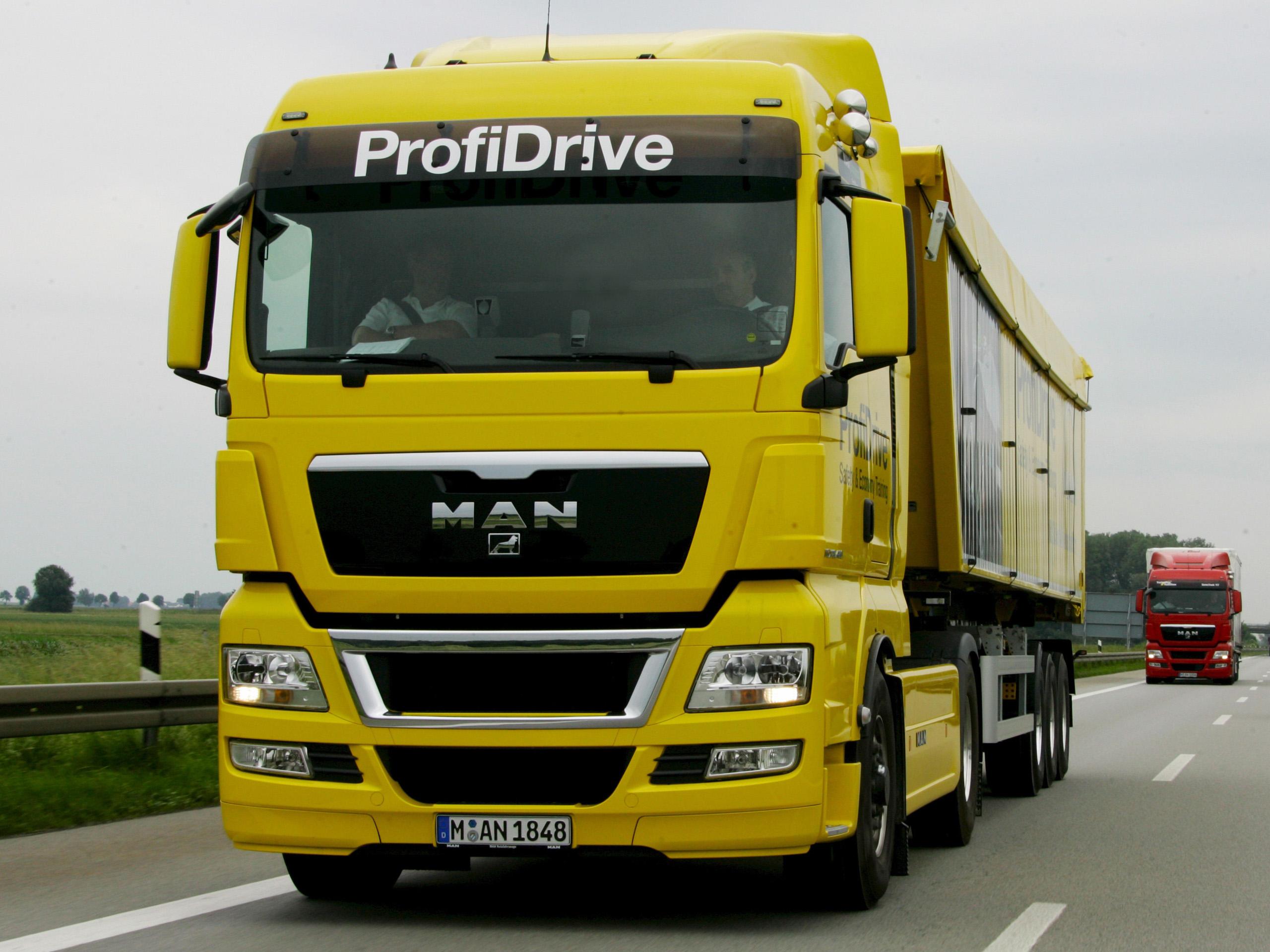 2560x1920 Man Truck Wallpaper Wallpaper & Background Download