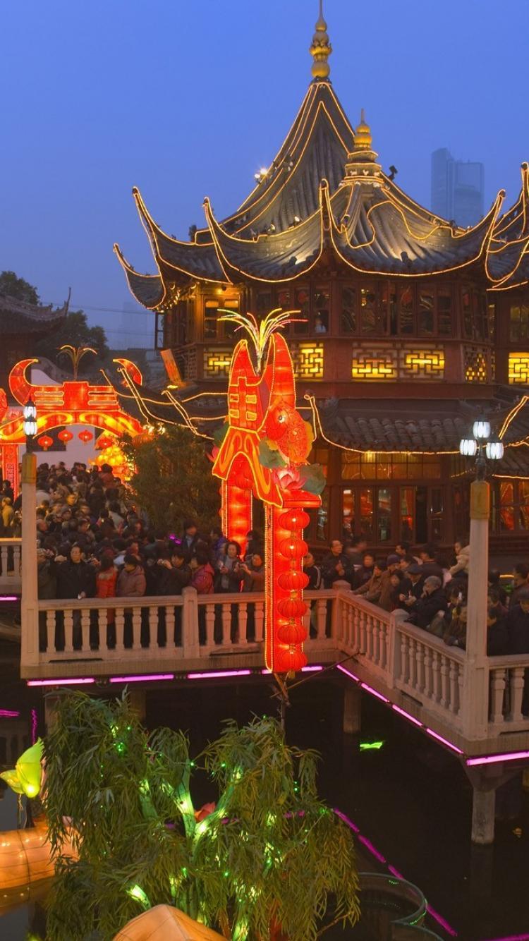 750x1334 China shanghai temple fair wallpaper
