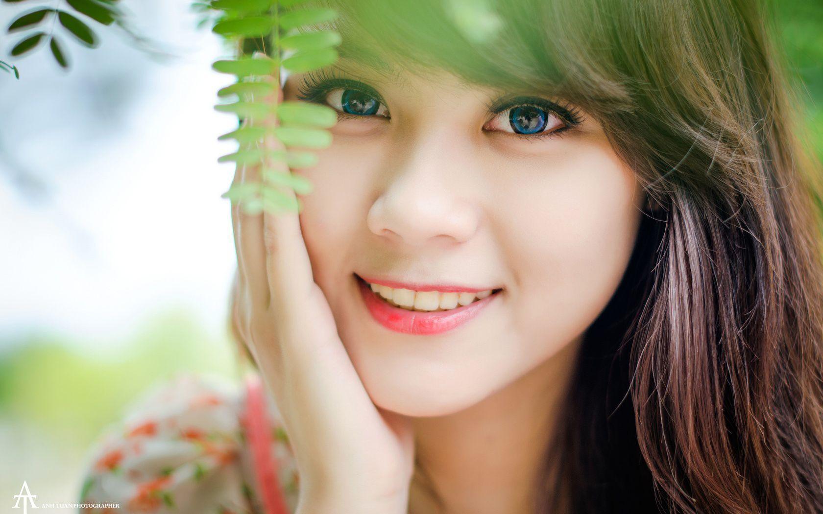 1680x1050 Girl Wallpaper For PC