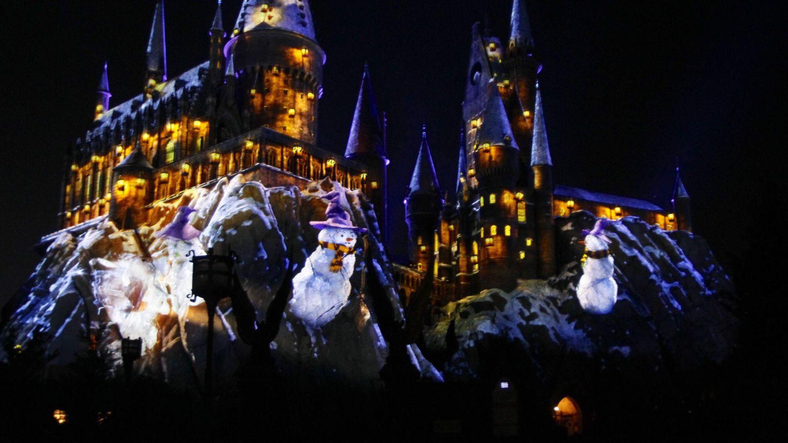1600x900 From Hogwarts Castle to your home, digital projectors give a real light show