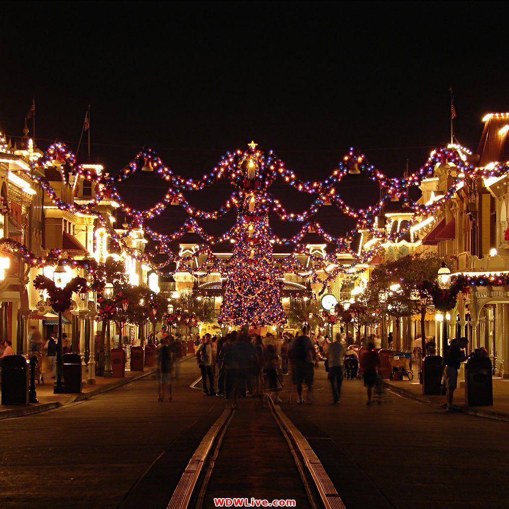 1024x1024 Disney World Main Street Wallpaper