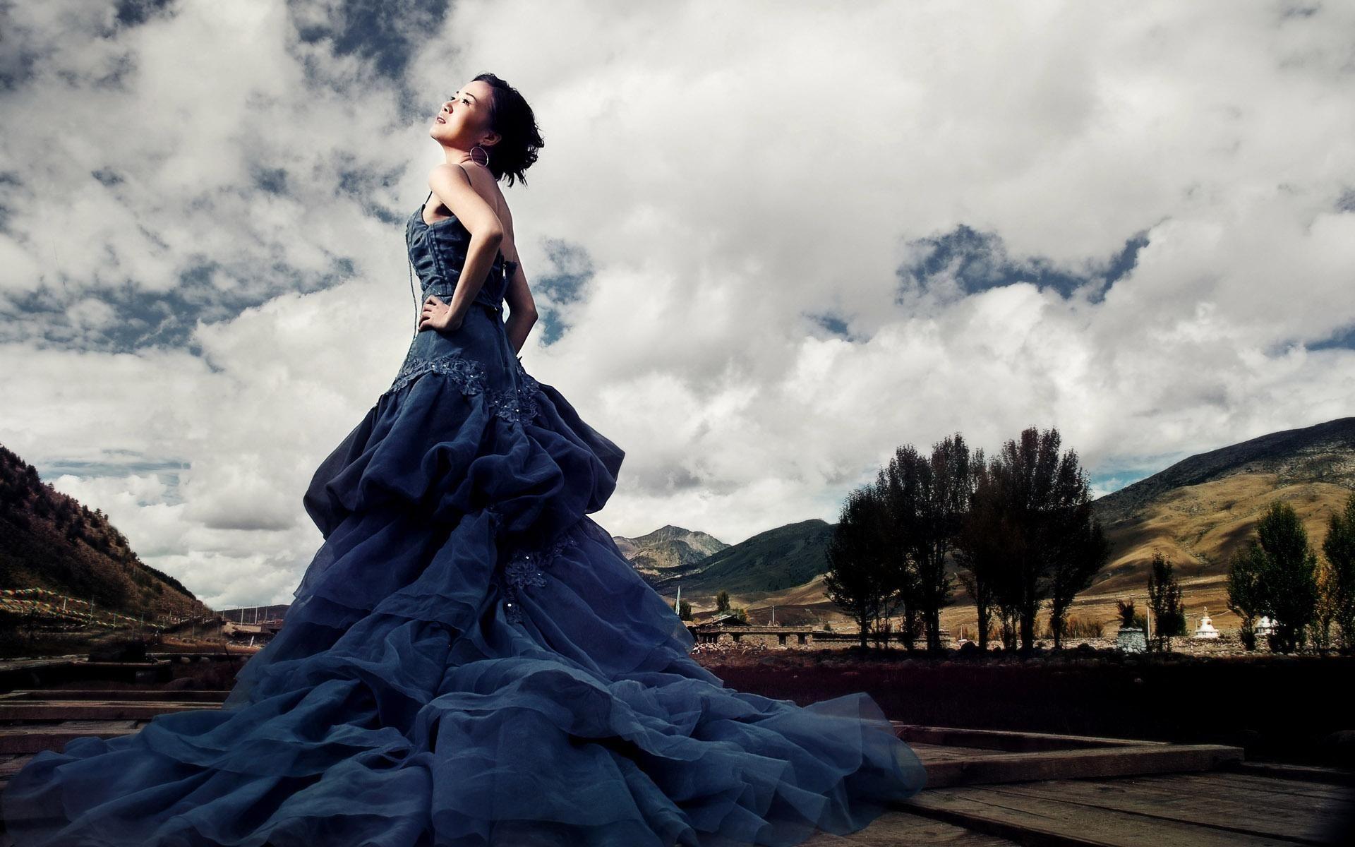 1920x1200 Blue Wedding Dresses 2014 PC Free Download. Navy blue wedding dress, Famous wedding dress designers, Blue wedding dresses