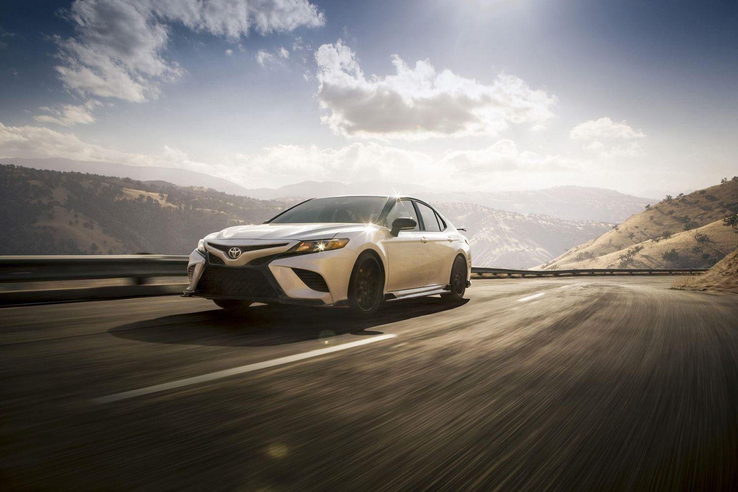 1500x1000 Toyota Camry Wallpaper [HD]