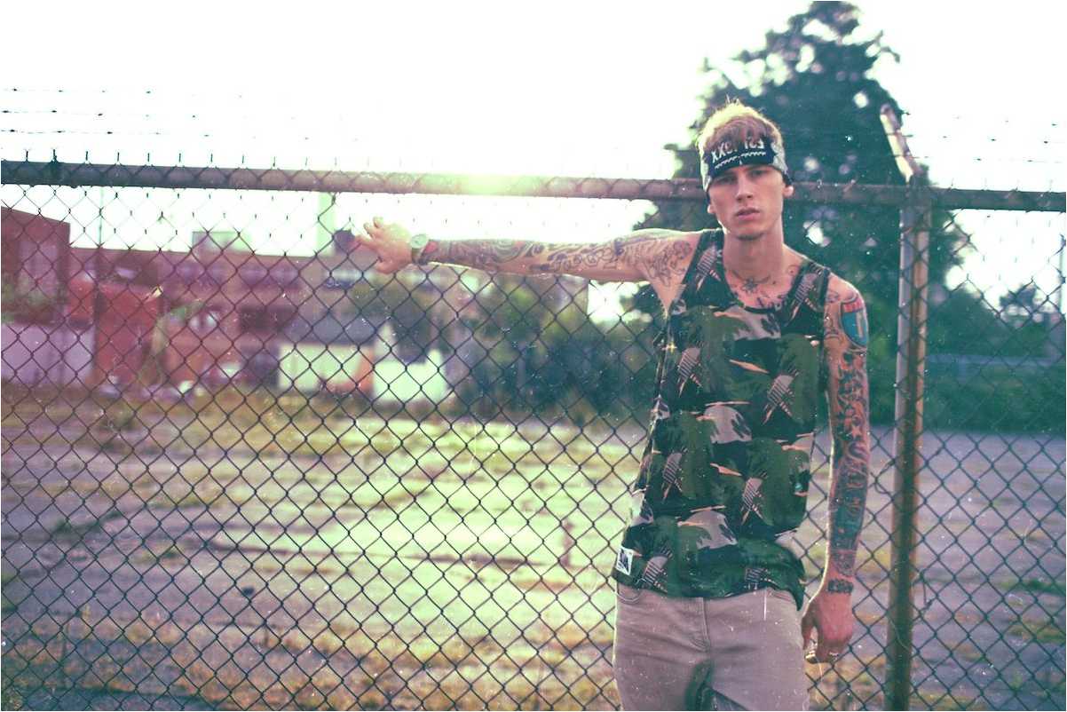 1202x802 Mgk Wallpaper, Mgk Full HQ Definition Quality Wallpaper Archive HY