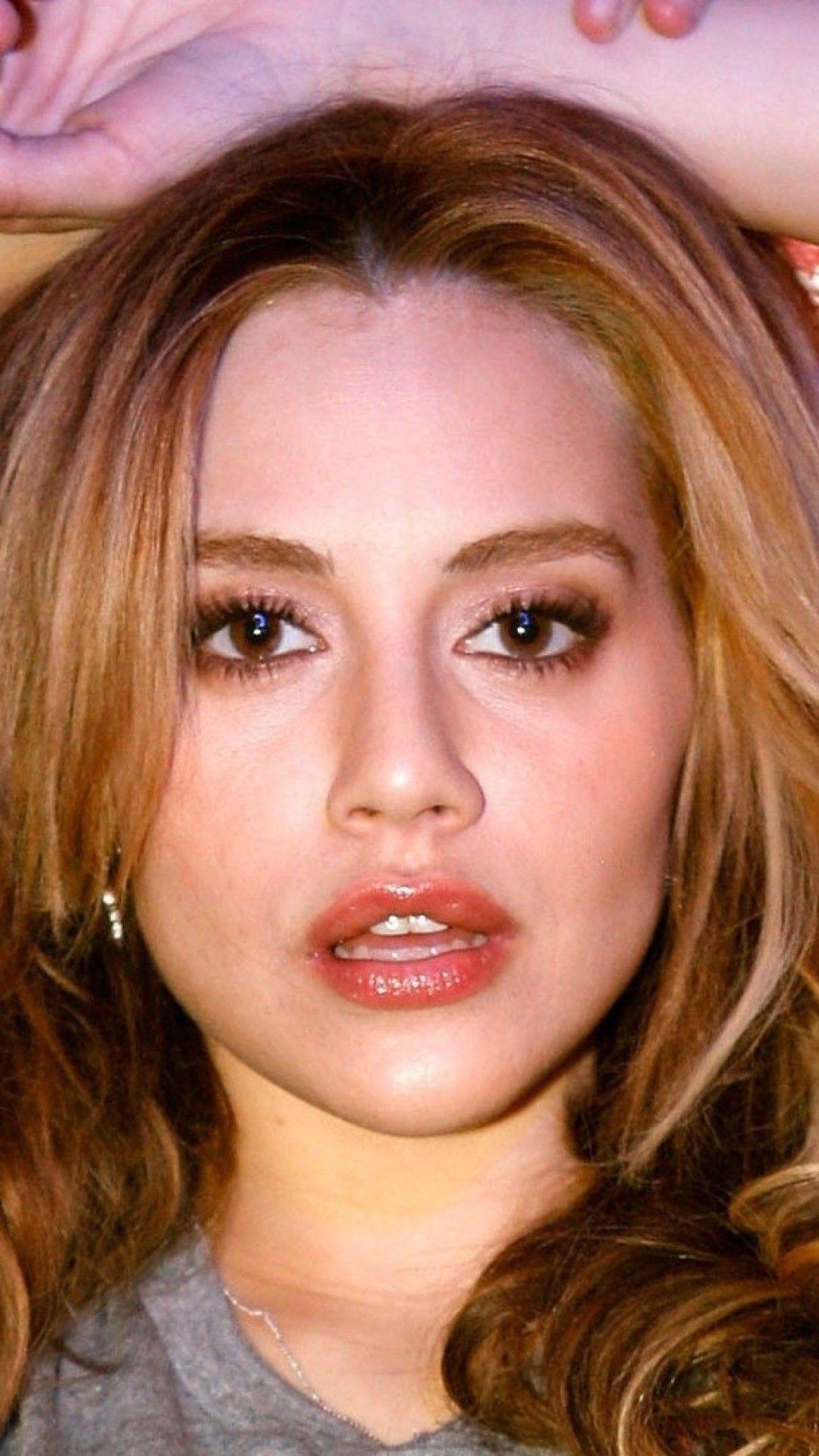 1080x1920 Brittany Murphy HD Wallpaper iPhone 6 / 6S Plus Wallpaper .net