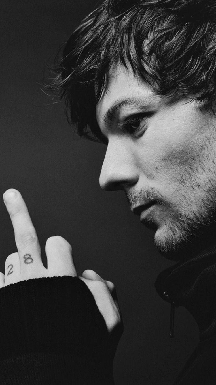750x1334 Louis Tomlinson Wallpaper