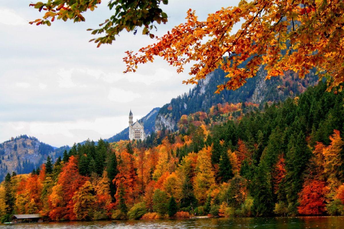 1200x800 Munich Germany In Autumn