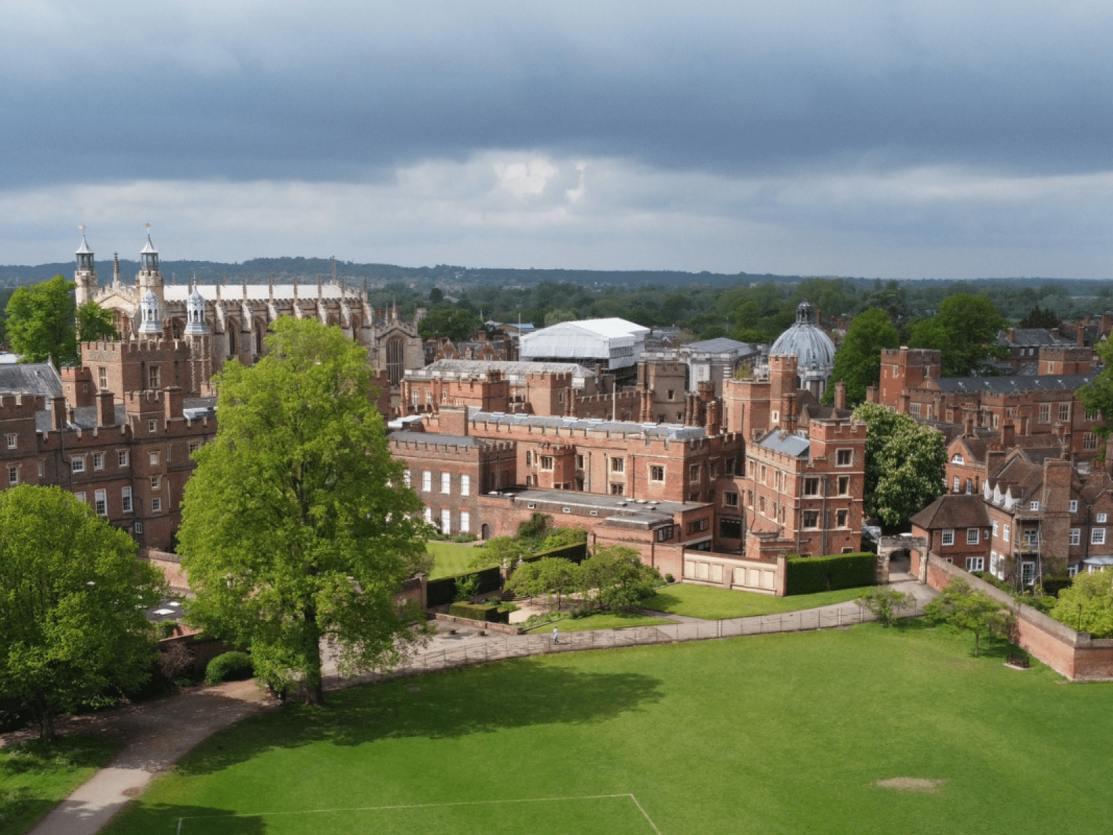 1600x1200 Prince George Starts at Eton College: Tuition Costs, History and Famous Alumni Explained