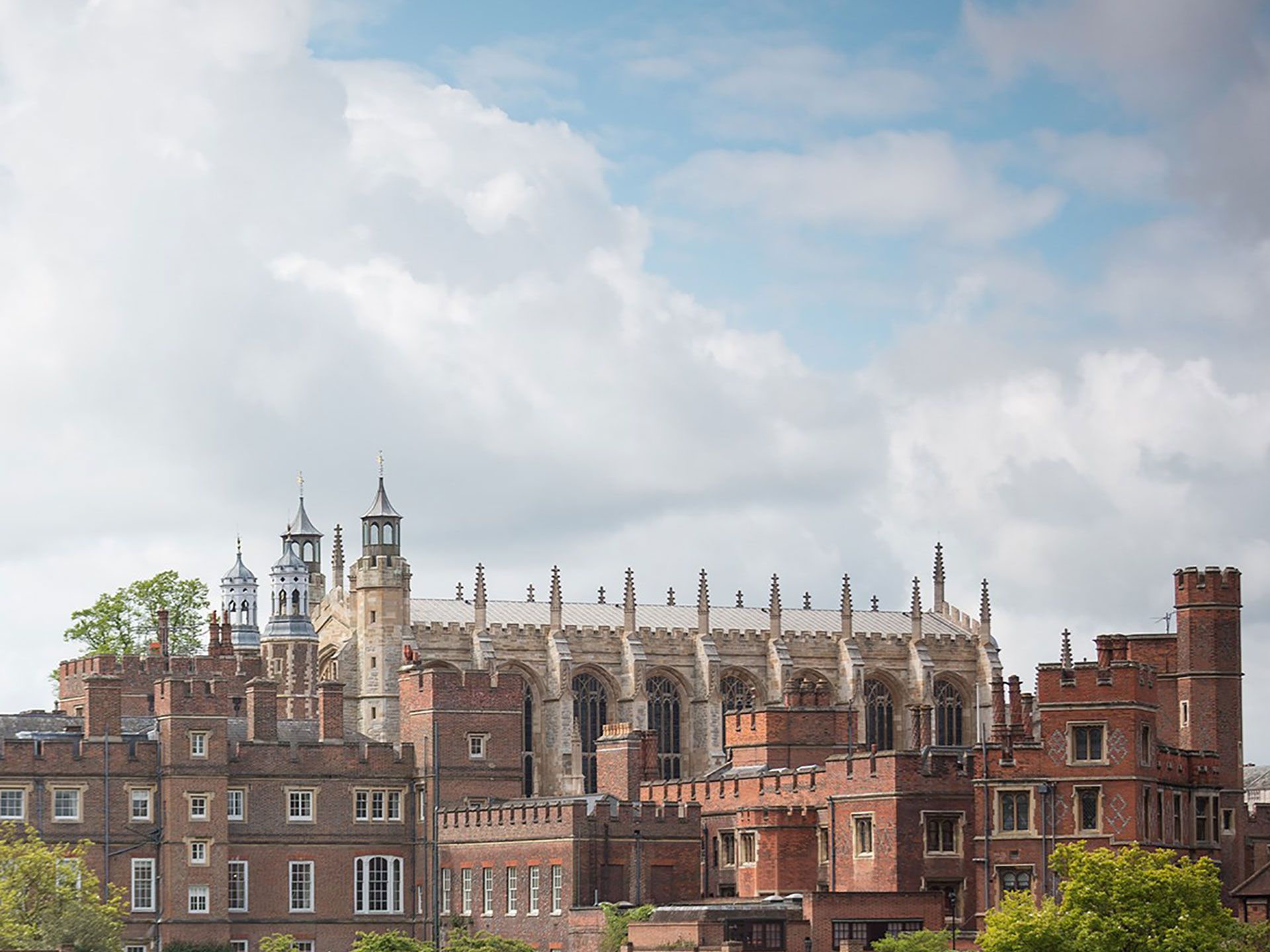1920x1440 Eton College will educate children of key workers