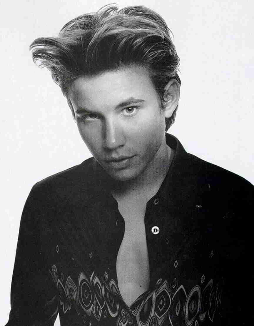 864x1108 Jonathan Taylor Thomas Wallpaper
