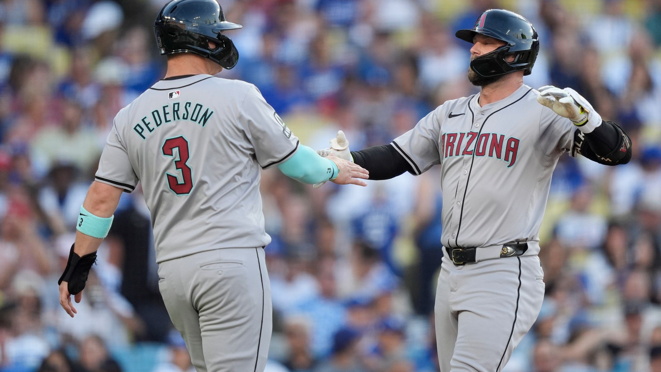 2560x1440 Diamondbacks' Christian Walker continues his Dodger Stadium rampage, hitting 2 more homers