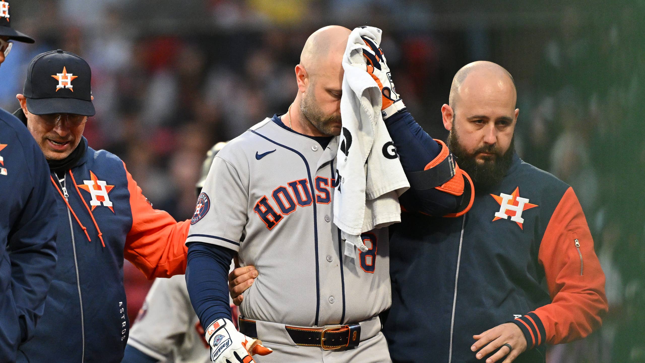 2560x1440 Astros' Christian Walker Announces Update After Leaving Red Sox Game