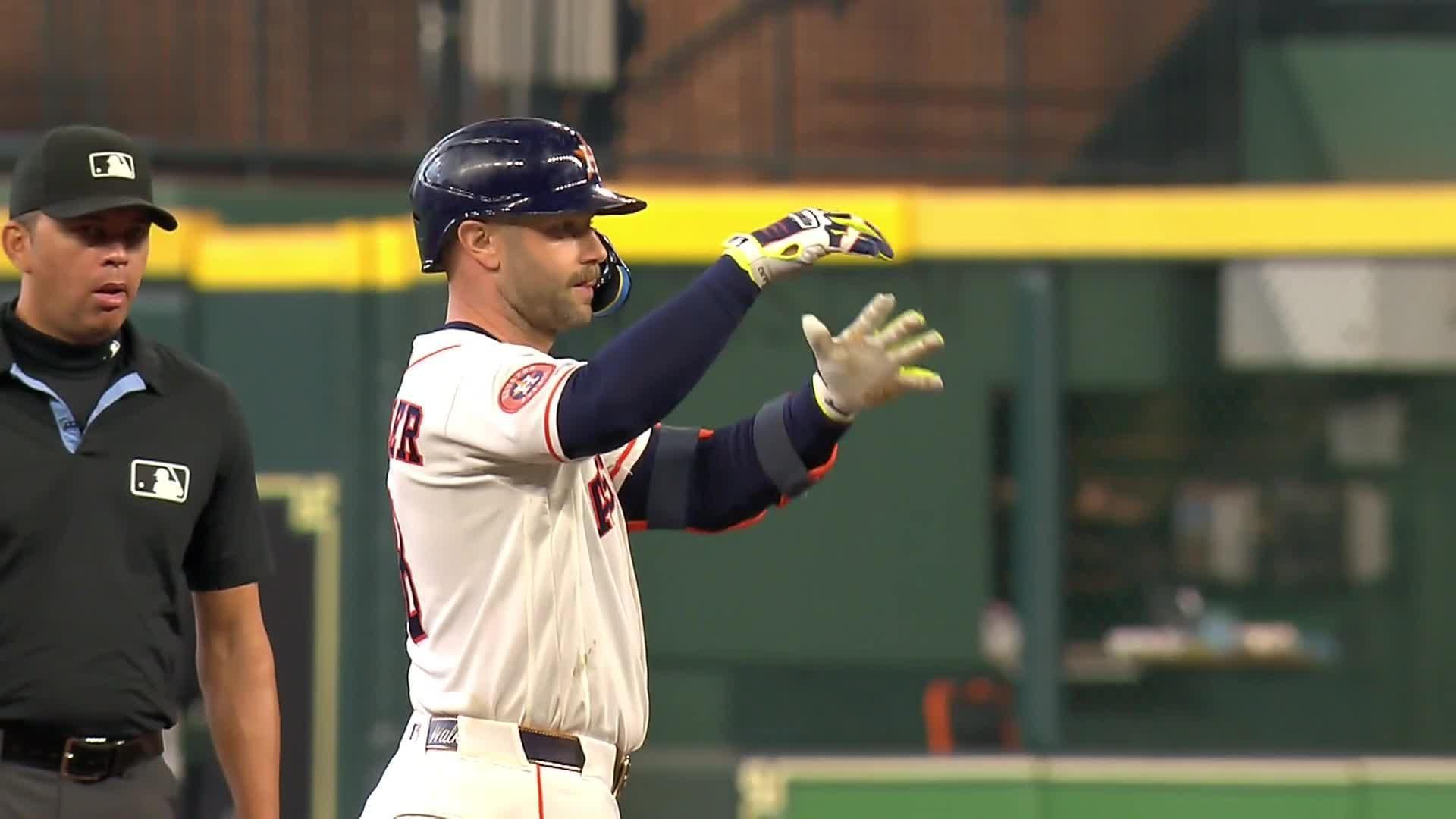 1920x1080 Christian Walker hits an RBI double
