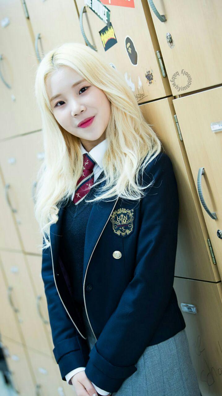 717x1280 JooE MOMOLAND Wallpaper